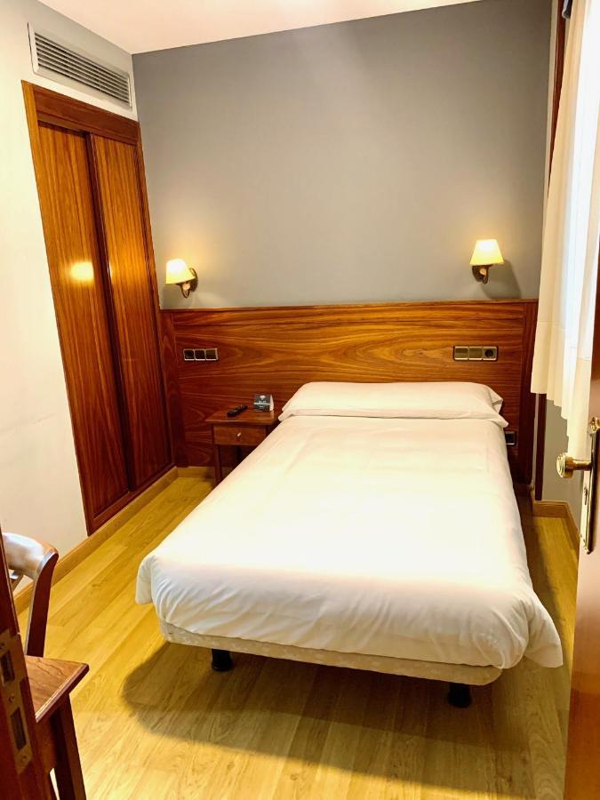 Hotel Los Templarios Ponferrada Exteriér fotografie