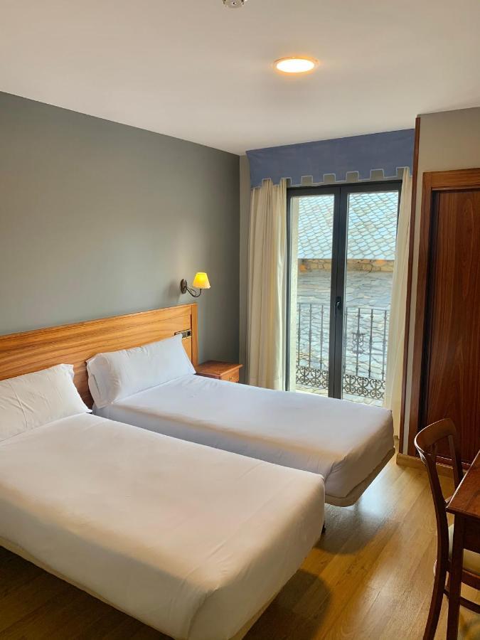 Hotel Los Templarios Ponferrada Exteriér fotografie