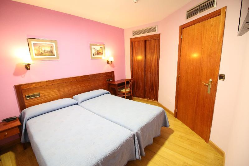 Hotel Los Templarios Ponferrada Exteriér fotografie