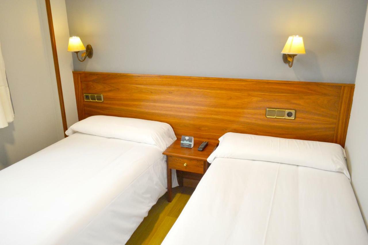 Hotel Los Templarios Ponferrada Exteriér fotografie