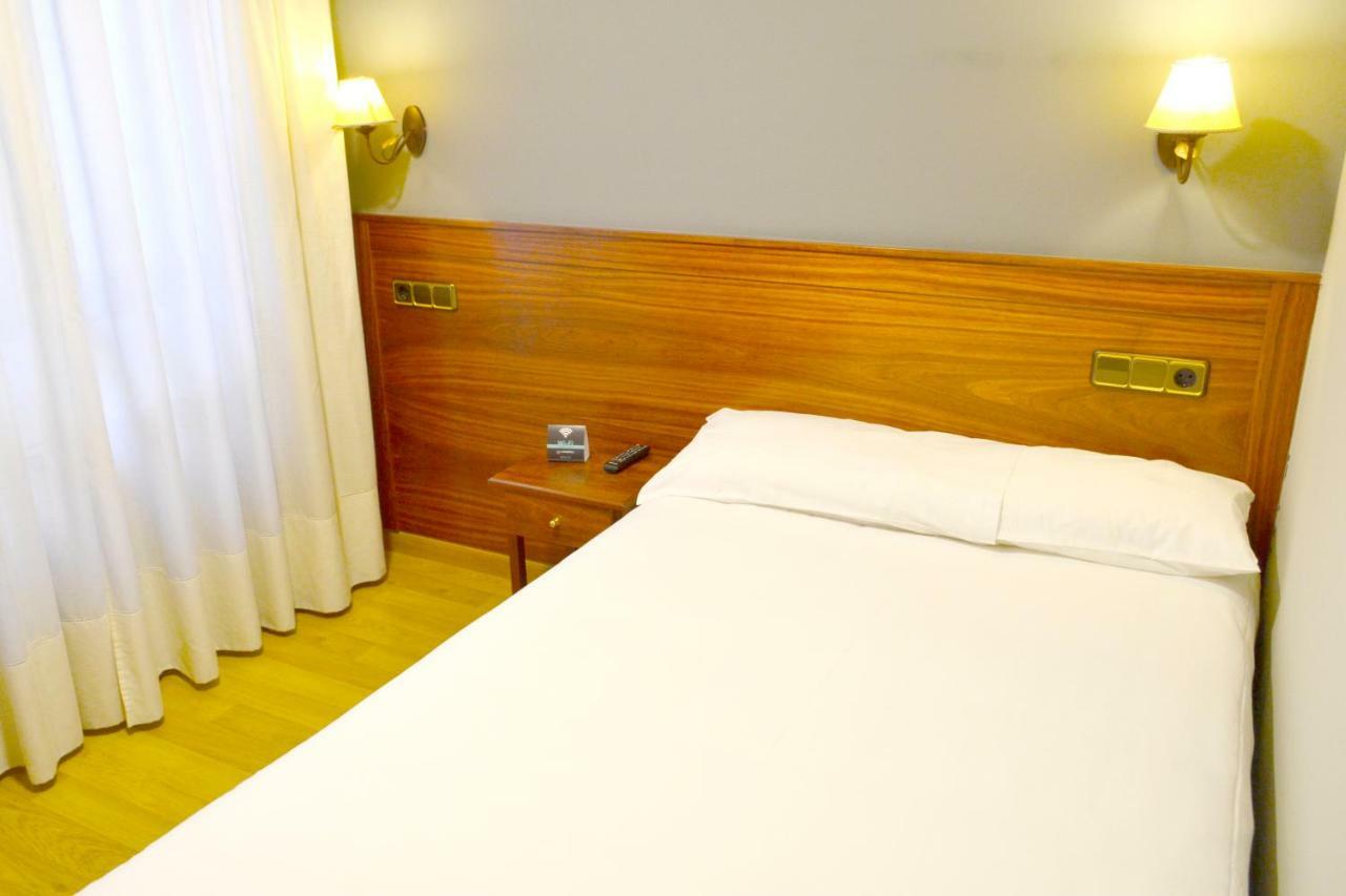 Hotel Los Templarios Ponferrada Exteriér fotografie